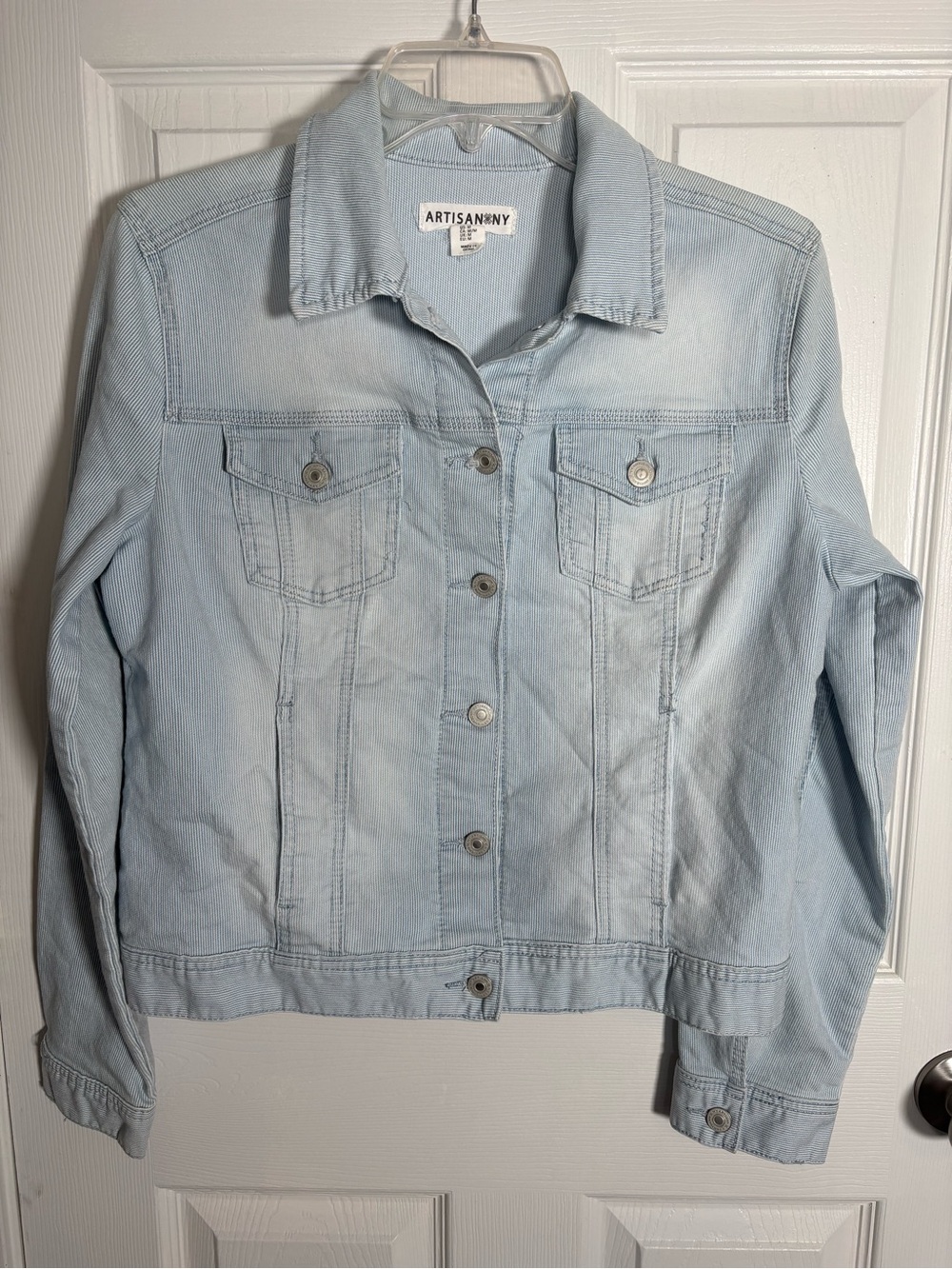 Artisan NY Pale Blue Denim Jacket - Women's Classic Trucker Style  Size Medium